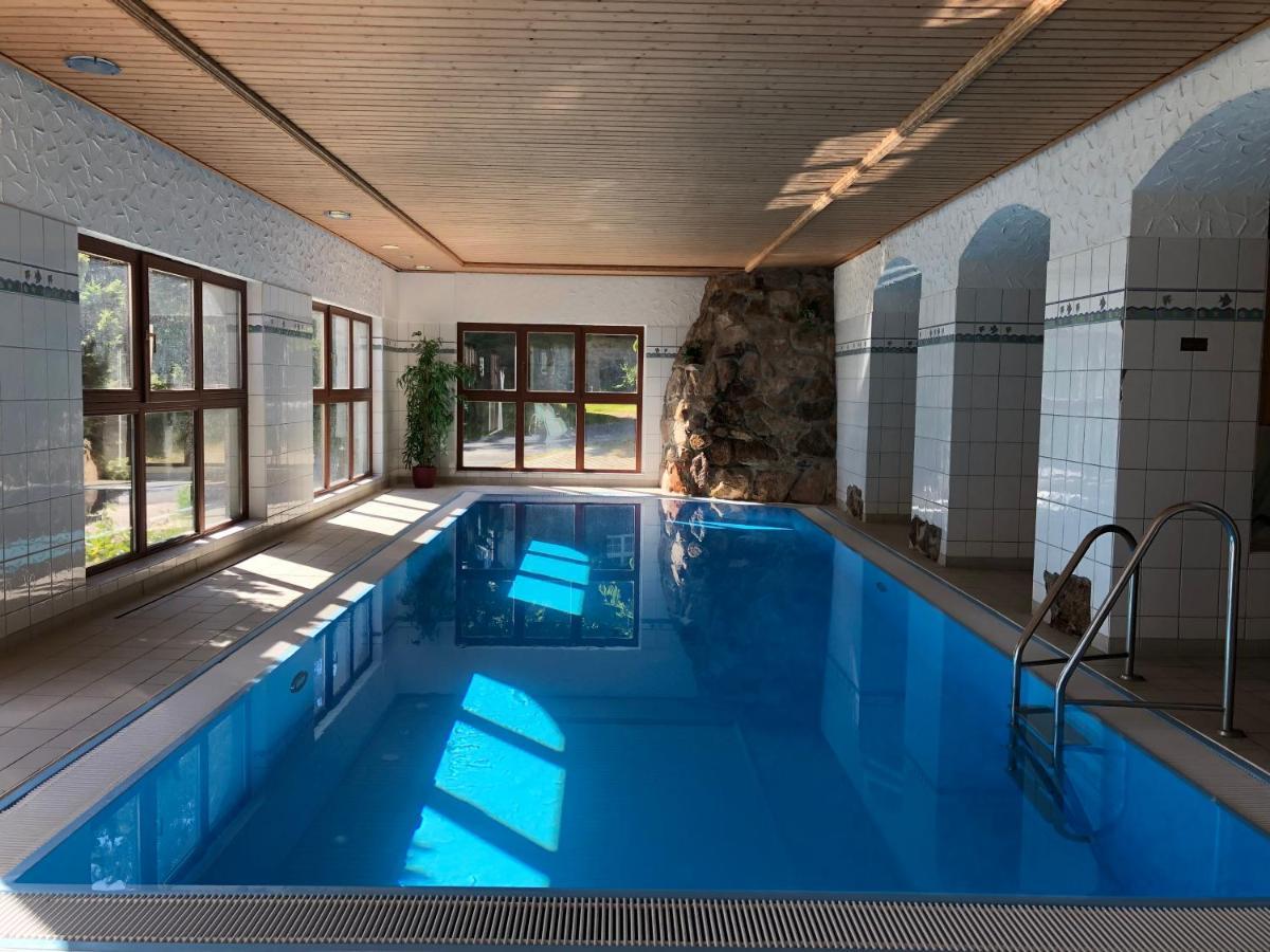 Friedrichshoehe - Sauna, Pool & Отель