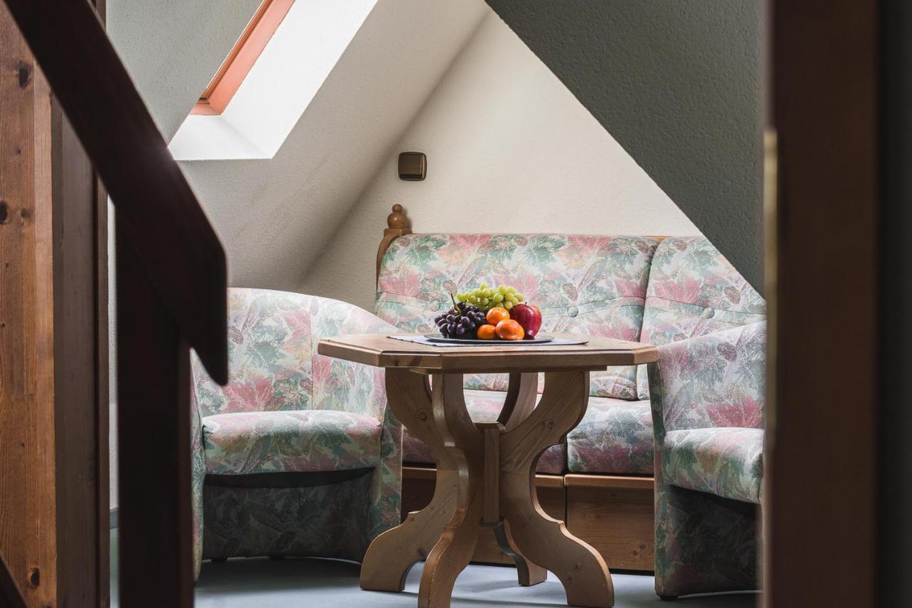 Hotel Friedrichshoehe - Sauna, Pool & 3*