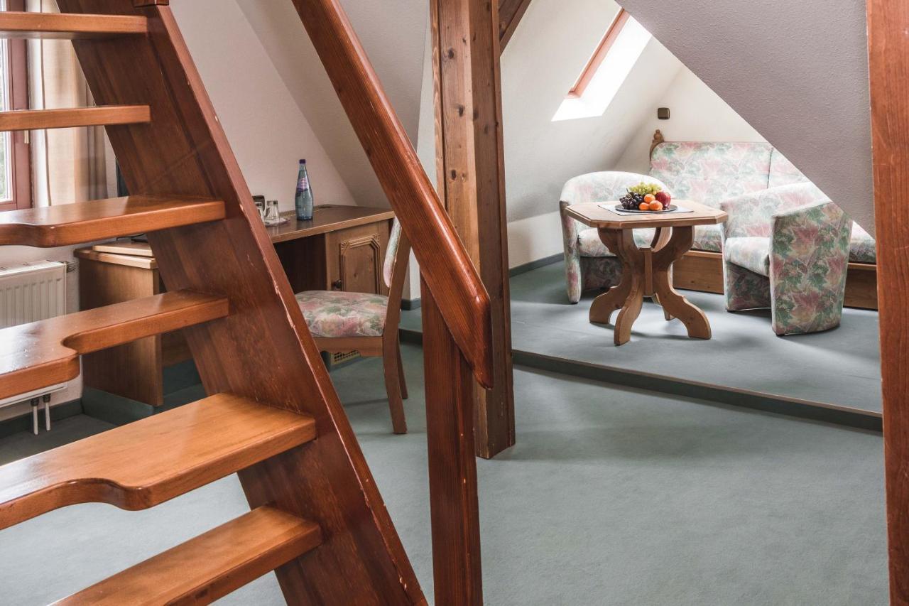 Отель Friedrichshoehe - Sauna, Pool & 3*